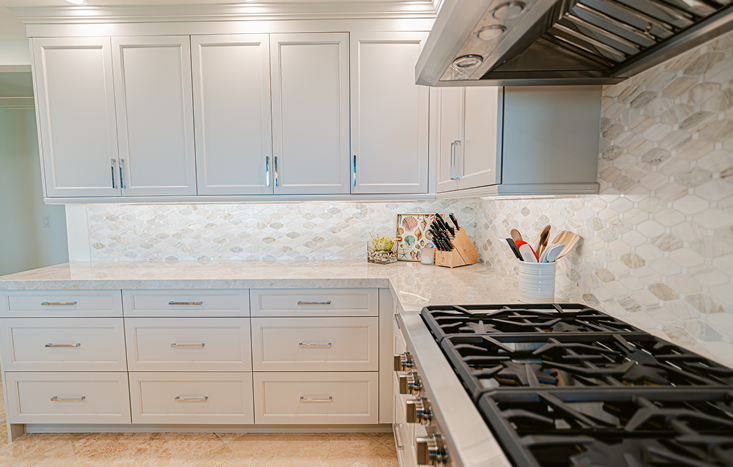 The Rise of Hidden Kitchens: Sculleries, Butler’s Pantries & Appliance Garages