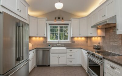 Kitchen Cabinets in Bonita Springs: Tips For An Easy Upgrade