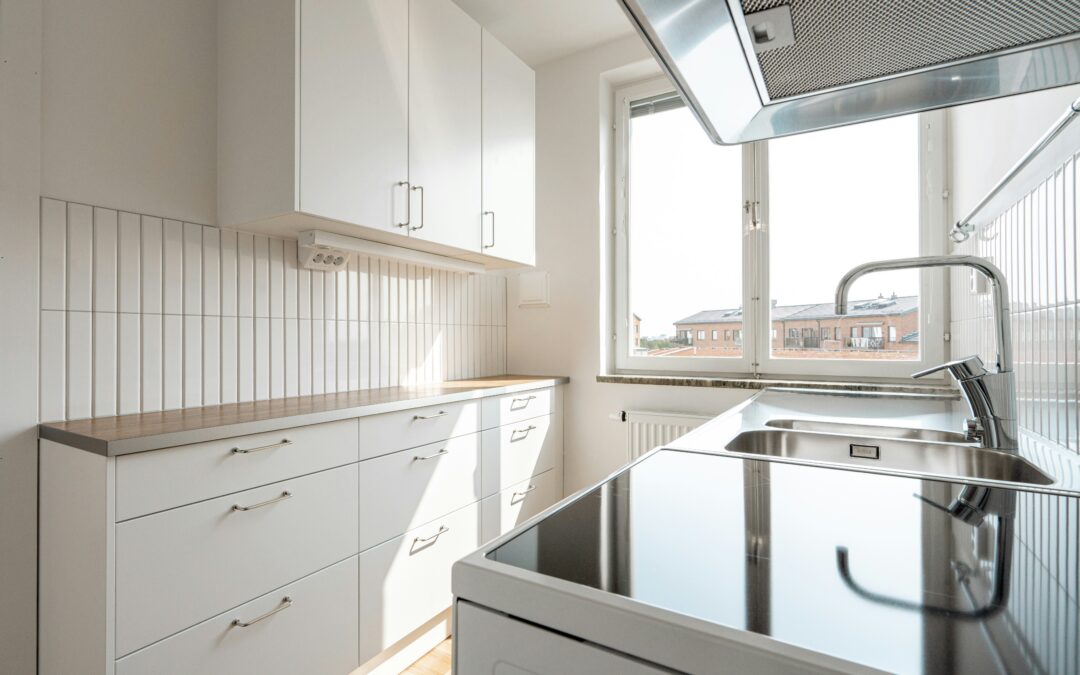 Kitchen Cabinet Contractor for Modern Renovations